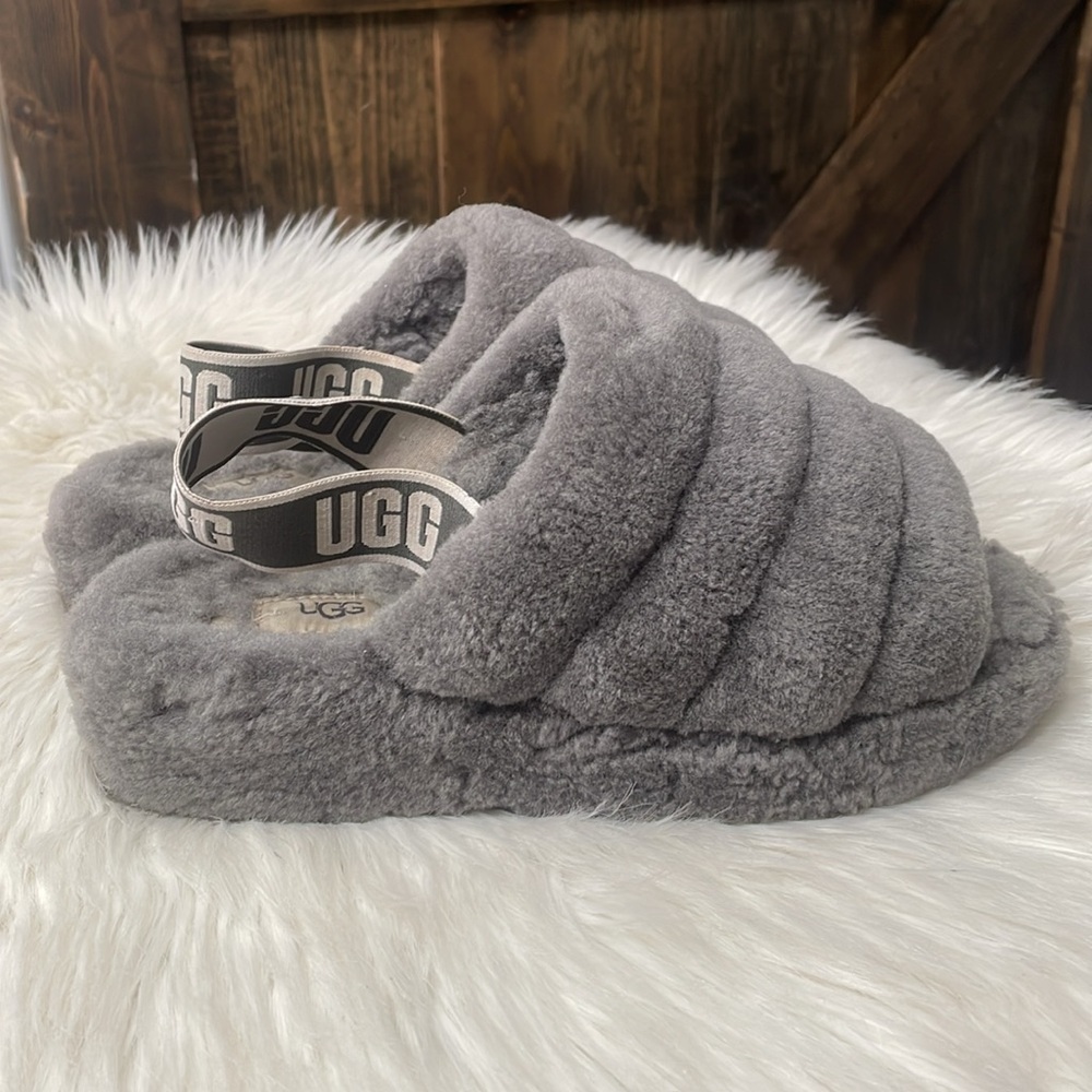 UGG Fluff Oh Yeah Slides - Picture 2 of 11